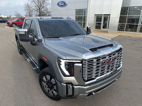 Used 2026 GMC Sierra 2500 Denali image 5