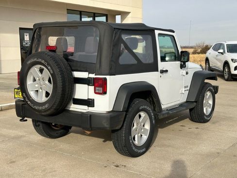 Used 2018 Jeep Wrangler Sport AWD/4WD image 8