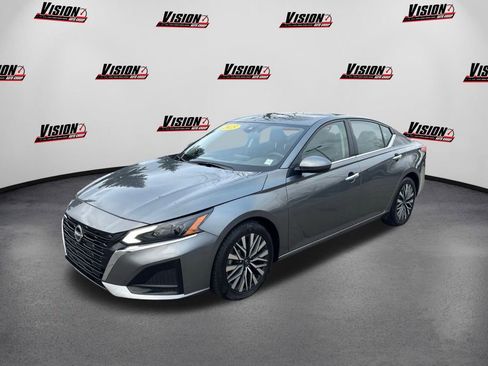 Used 2023 Nissan Altima 2.5 SV image 1