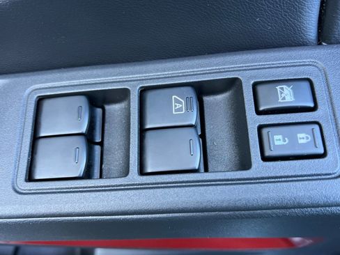 Used 2025 Nissan Frontier PRO-4X w/ Pro Premium Package image 11