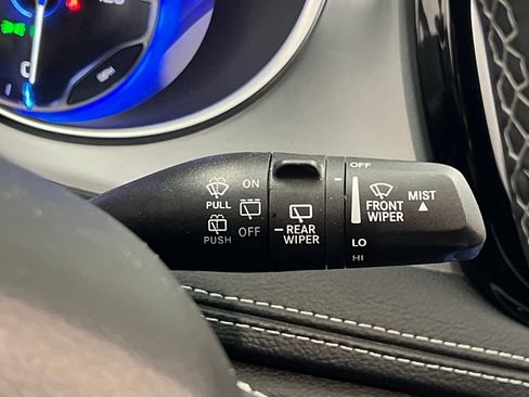 Used 2025 Chrysler Pacifica Limited image 59