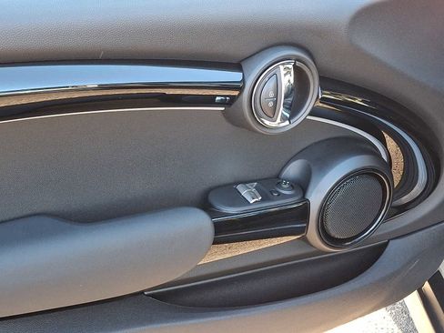 Certified 2023 MINI Cooper S FWD image 9