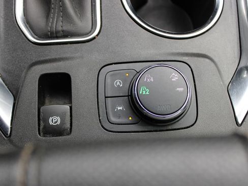 Used 2023 Chevrolet Traverse Premier AWD/4WD image 46