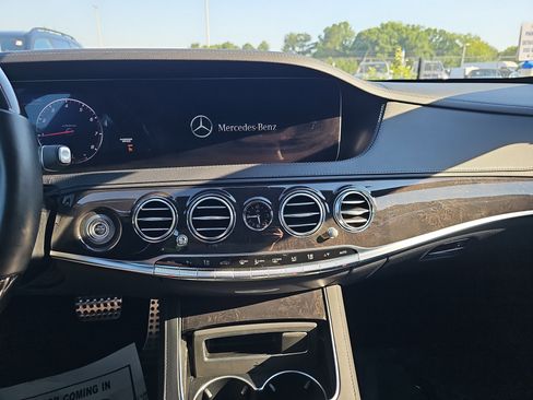 Used 2019 Mercedes-Benz S 560 4MATIC Sedan image 21