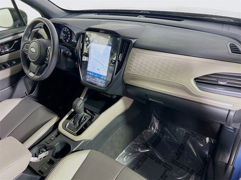 Certified 2025 Subaru Forester Limited image 27