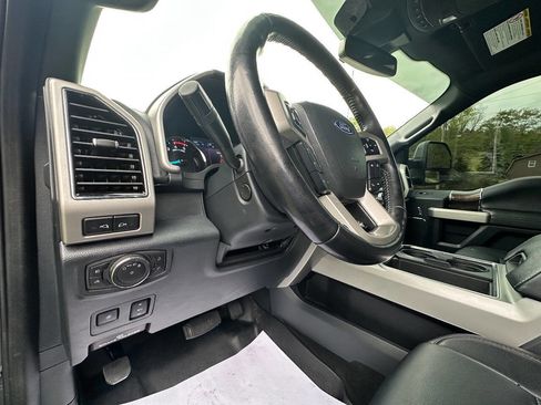 Used 2022 Ford F250 Lariat w/ Lariat Ultimate Package AWD/4WD image 30