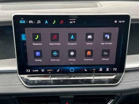 Certified 2025 Volkswagen Tiguan SE R-Line AWD/4WD image 29