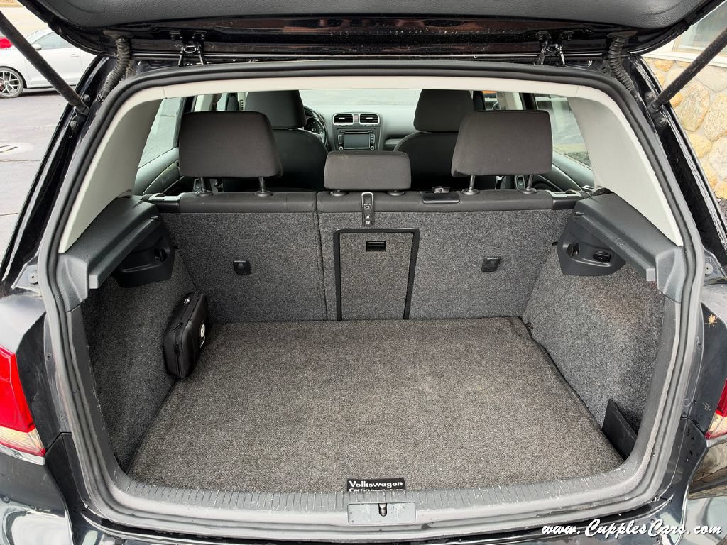 Used 2013 Volkswagen Golf 4-Door FWD image 8