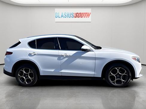 Used 2019 Alfa Romeo Stelvio Ti image 2