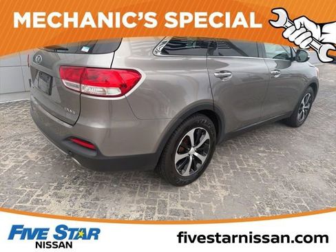 Used 2017 Kia Sorento EX FWD image 20