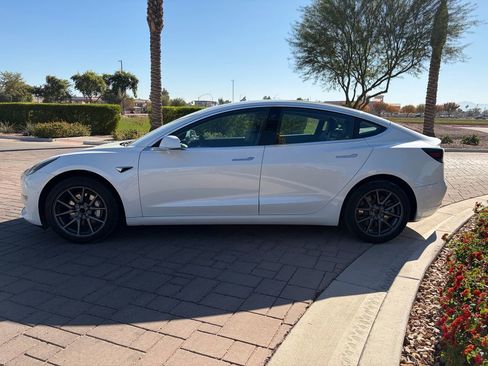 Used 2020 Tesla Model 3 Standard Range image 5
