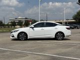 Used 2022 Nissan Sentra SV w/ SV Premium Package image 3