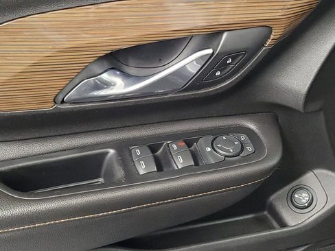 Used 2019 GMC Terrain SLE w/ Driver Convenience Package FWD image 27
