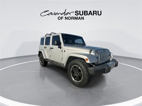 Used 2012 Jeep Wrangler Unlimited Sahara image 2