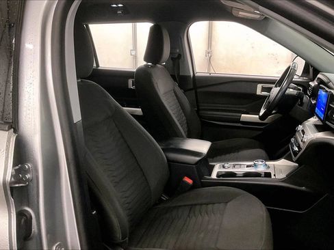 Certified 2021 Ford Explorer XLT image 7