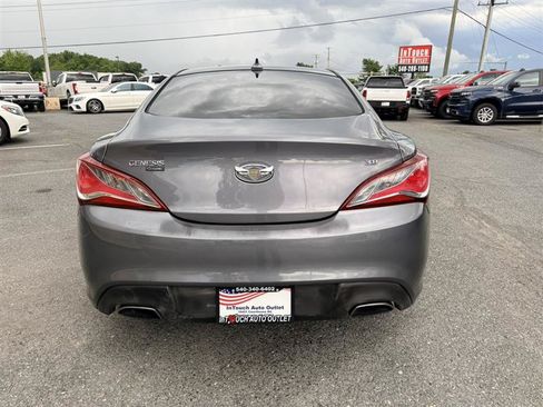 Used 2016 Hyundai Genesis 3.8 RWD image 6