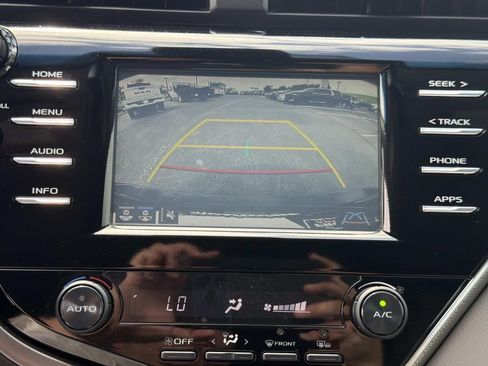Used 2018 Toyota Camry SE w/ Convenience Package FWD image 33