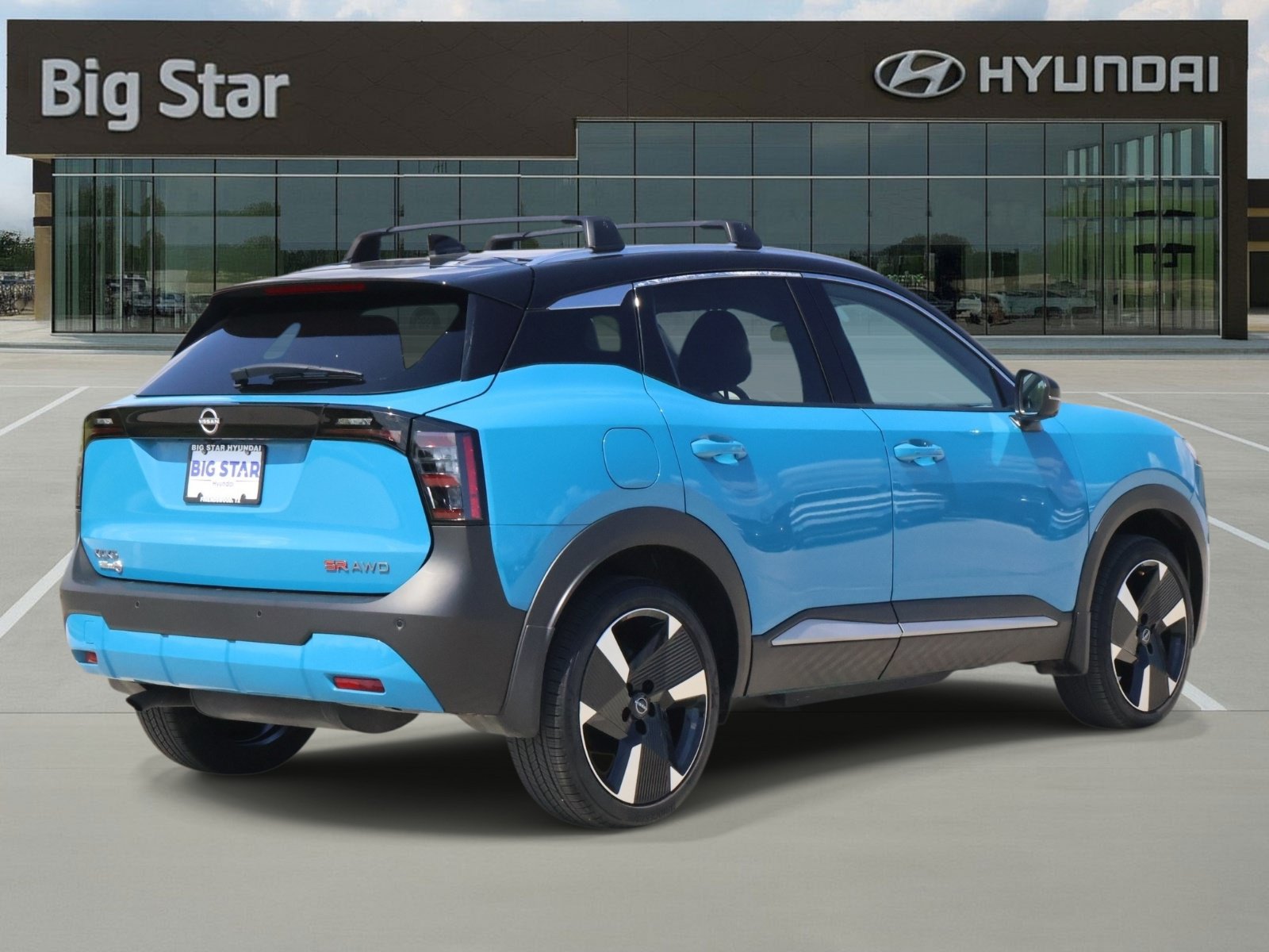Used 2026 Nissan Kicks SR w/ Cold Weather Package AWD/4WD image 4