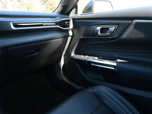 Used 2024 Ford Mustang Premium image 8