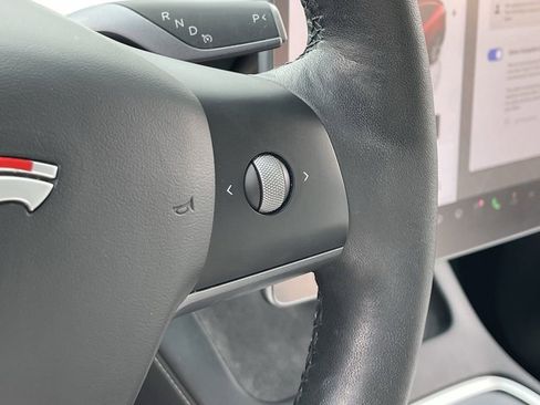 Used 2022 Tesla Model Y Long Range AWD/4WD image 24