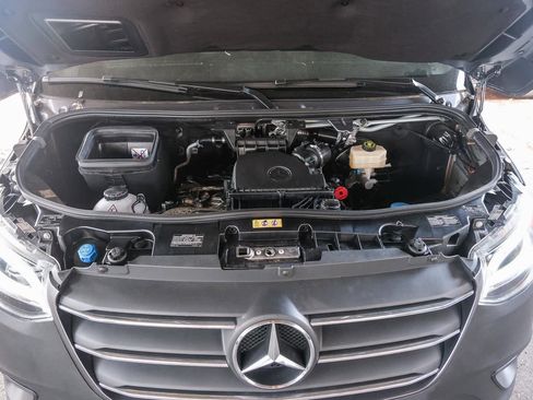 Used 2024 Mercedes-Benz Sprinter 2500 image 30