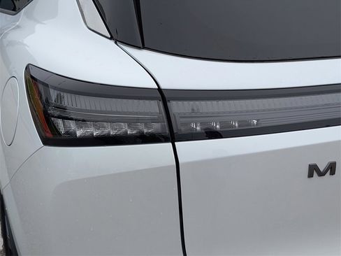 New 2025 Nissan Murano SL image 13