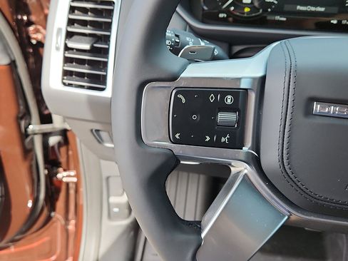 New 2026 Land Rover Discovery Limited Edition AWD/4WD image 16