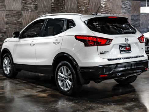 Used 2019 Nissan Rogue Sport SV w/ Technology Package FWD image 7