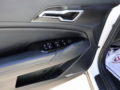 Used 2023 Kia Sportage EX image 23