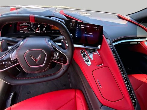 Used 2025 Chevrolet Corvette Stingray Preferred Cpe w/ 2LT RWD image 14