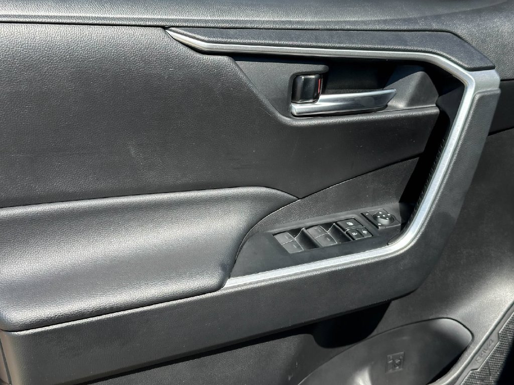 Used 2023 Toyota RAV4 XLE w/ Convenience Package FWD image 17