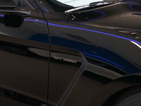 Certified 2019 Ford Mustang Shelby GT350 w/ Technology Package RWD image 5