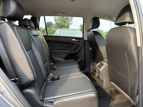 Used 2024 Volkswagen Tiguan SE FWD image 23