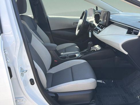 Used 2023 Toyota Corolla LE image 39