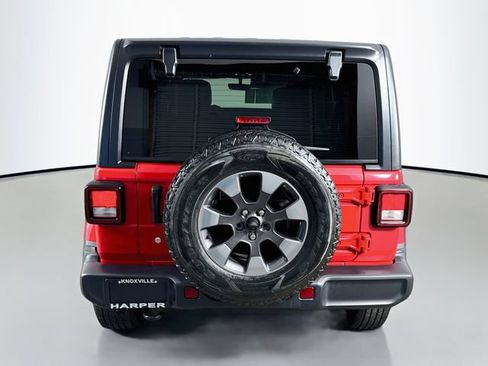 Used 2019 Jeep Wrangler Unlimited Sahara w/ Dual Top Group AWD/4WD image 8