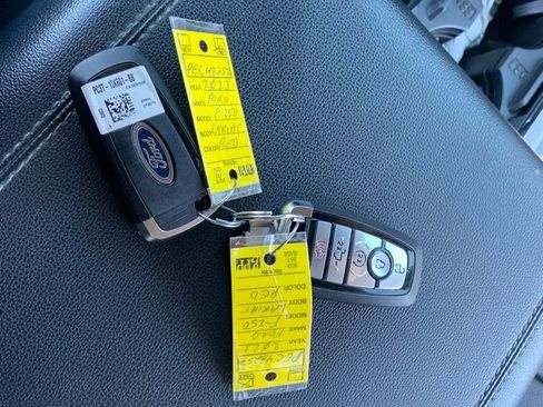 Used 2023 Ford F250 Lariat w/ FX4 Off-Road Package image 10