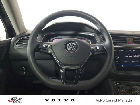 Used 2020 Volkswagen Tiguan SEL image 17