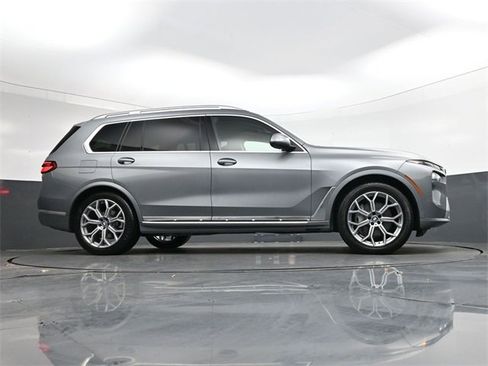Used 2024 BMW X7 xDrive40i image 24