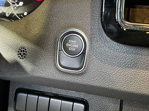 Used 2025 Mercedes-Benz Sprinter 2500 image 30