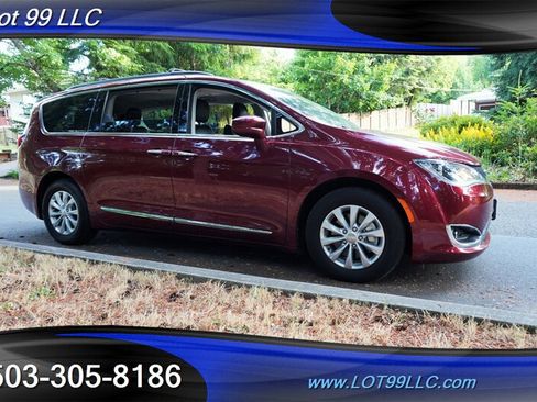 Used 2017 Chrysler Pacifica Touring-L FWD image 7