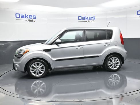 Used 2013 Kia Soul + image 5