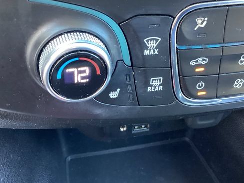 Used 2021 Chevrolet Traverse RS AWD/4WD image 39