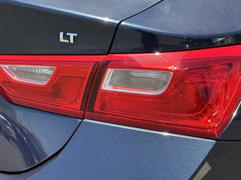 Used 2017 Chevrolet Malibu LT FWD image 22