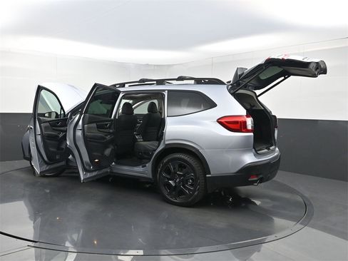 Used 2024 Subaru Ascent Onyx Edition image 39