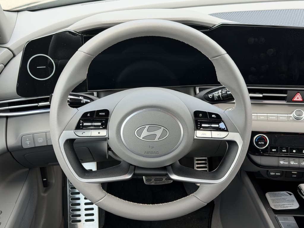 New 2026 Hyundai Elantra SEL FWD image 18