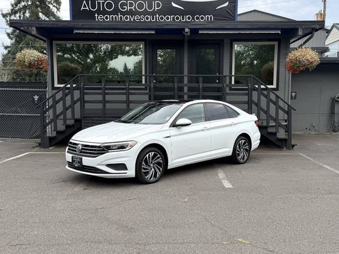 Used 2020 Volkswagen Jetta SEL FWD image 2