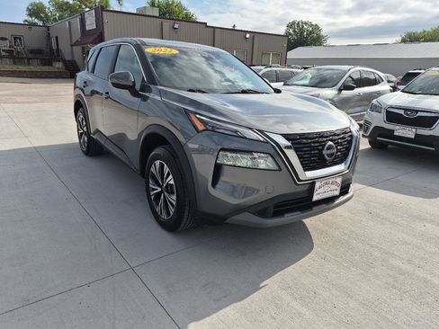 Used 2022 Nissan Rogue SV AWD/4WD image 4