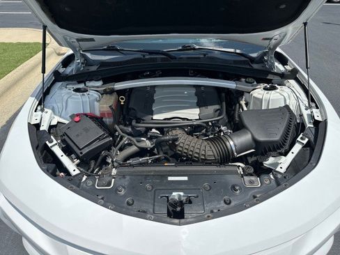Used 2016 Chevrolet Camaro SS RWD image 9