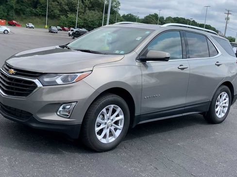 Used 2019 Chevrolet Equinox LT w/ Sun & Navigation Package AWD/4WD image 4