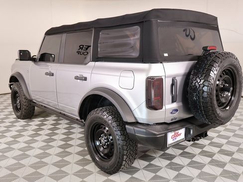 Used 2022 Ford Bronco Black Diamond image 22
